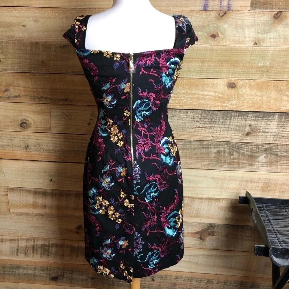 Nicole Miller NY, Floral embroidered dress,NWOT - Picture 4 of 10